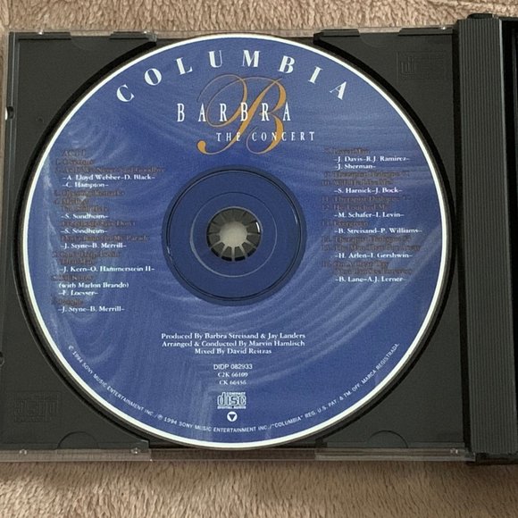 Barbra Streisand - The Concert Live at Madison Square Garden - NYC - Picture 2 of 7